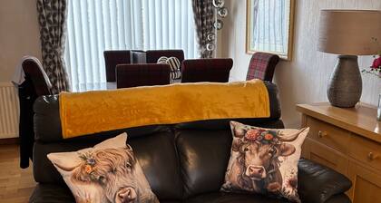 3bed House - Family Friendly - Close To Lochness