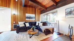 Smart TV, fireplace, DVD player, ping pong