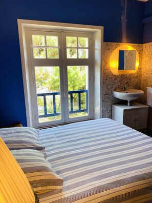 3 slaapkamers, een strijkplank/strijkijzer, gratis wifi