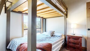 5 عدّة غرف نوم وواي فاي مجانًا وملاءات أسرّة