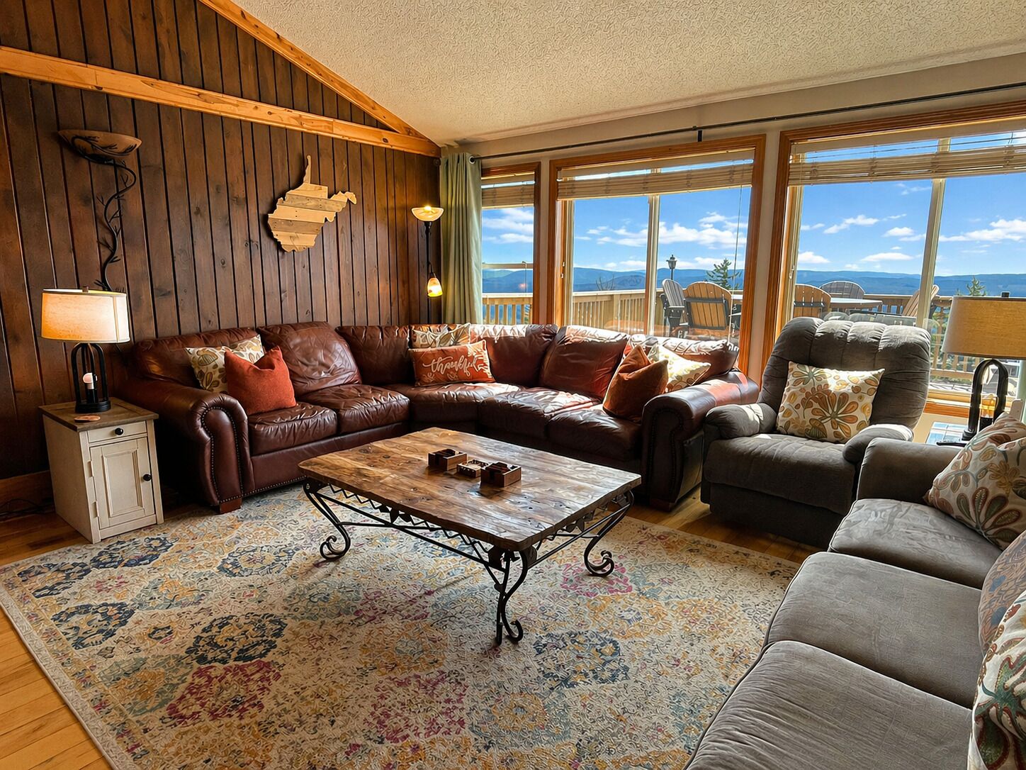 Flat-screen TV, fireplace