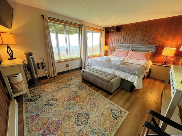 5 bedrooms, WiFi, bed sheets