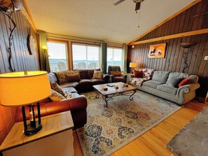 Flat-screen TV, fireplace