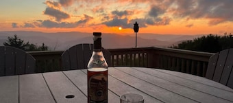 Land's End 3 - The Yeti's Den - Snowshoe, Sunset Views!