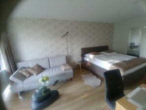 1 bedroom, travel cot, WiFi, bed sheets