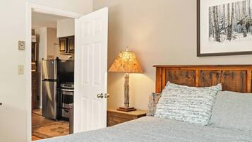 1 Schlafzimmer, Bügeleisen/Bügelbrett, Reisekinderbett, kostenloses WLAN