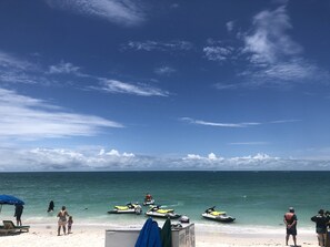 Beach nearby, sun-loungers, beach towels