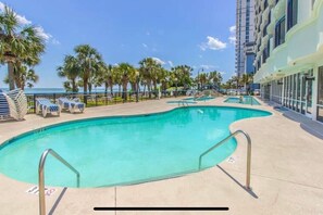 Pool - SIPPING ON SUNSHINE/OCEANFRONT/PRIME LOCATION (Myrtle Beach)