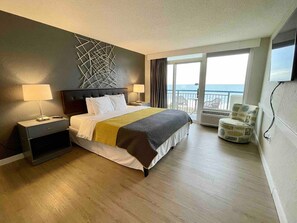 2 bedrooms, desk, WiFi, bed sheets