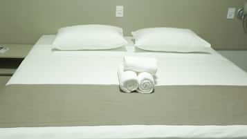 Quarto casal standard | Camas com colchões pillow-top, frigobar, cofres nos quartos