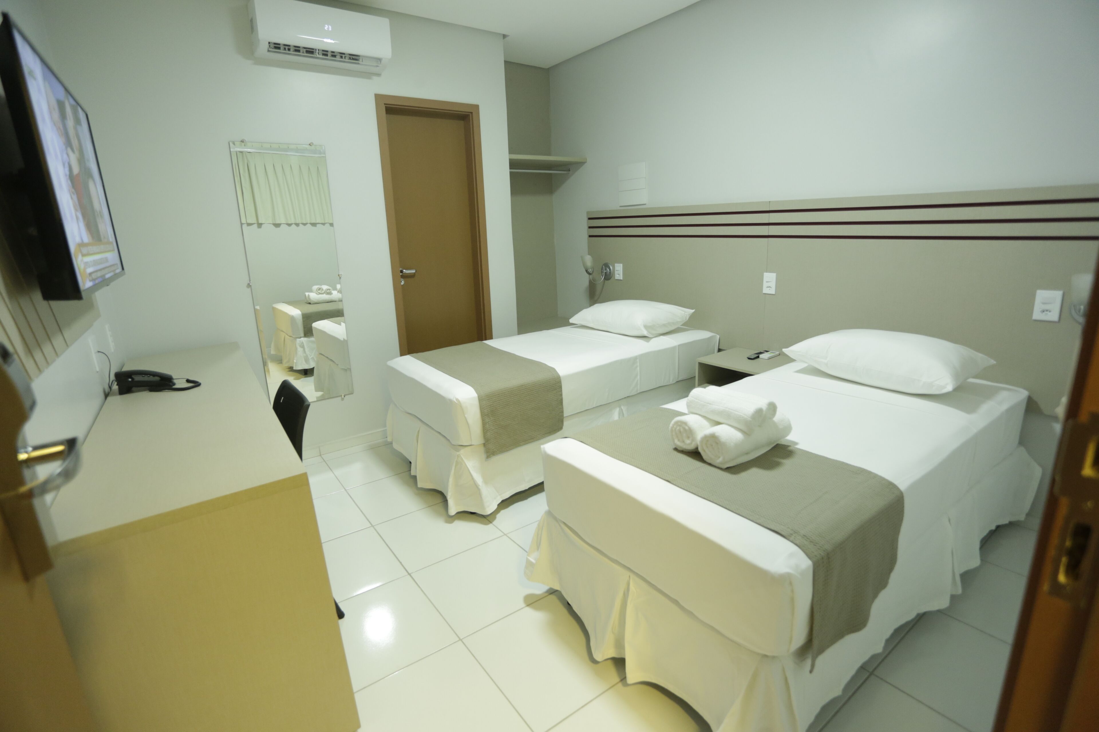 standard double room | 1 bedroom, pillow-top beds, minibar, in-room safe