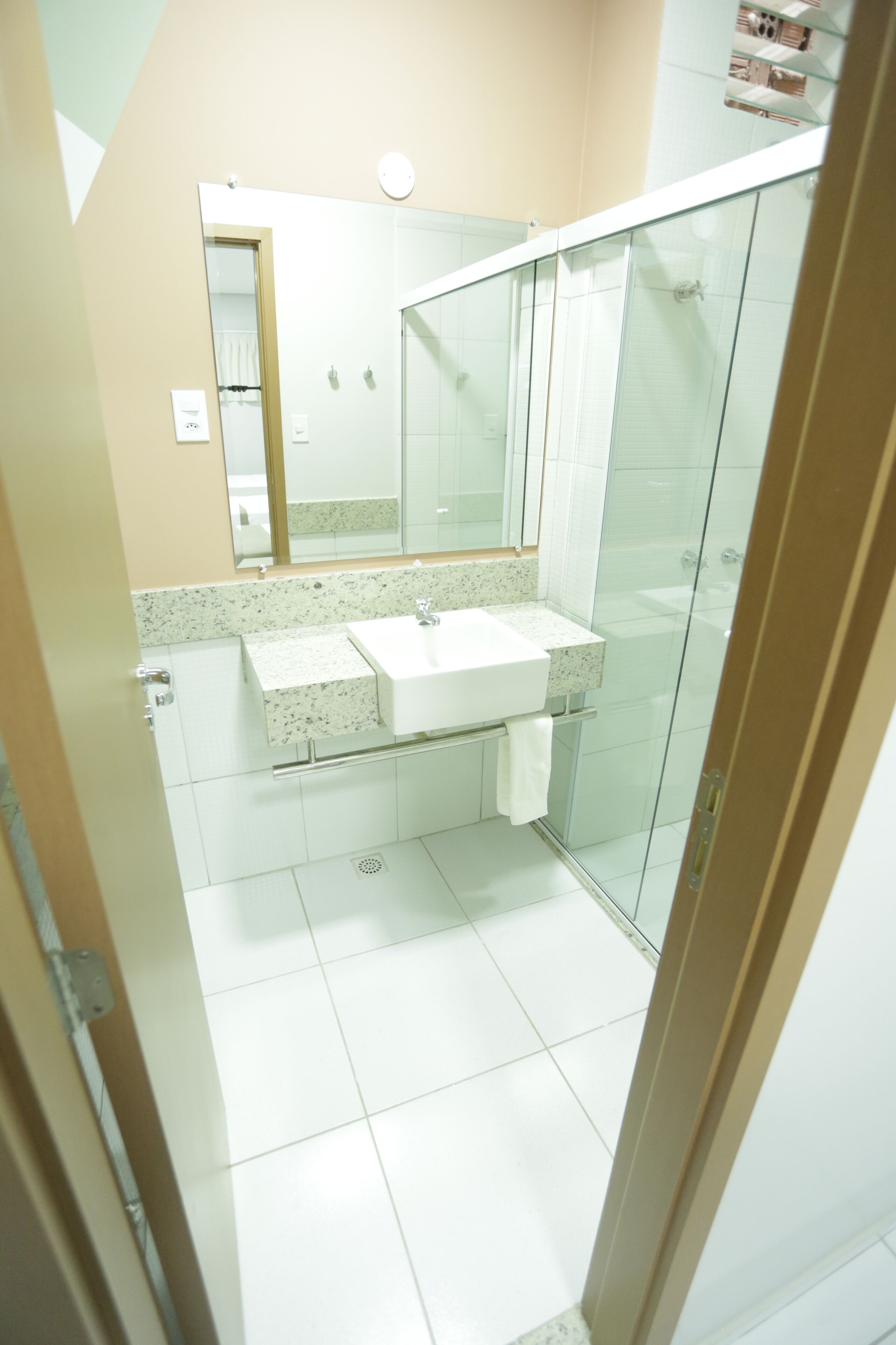 standard double room | bathroom | shower, free toiletries, hair dryer, towels