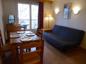 Living area - 100m from ski lifts, 1st floor, balcony, tv, ski locker, 31m², Saint Gervais (Saint-Gervais-les-Bains)