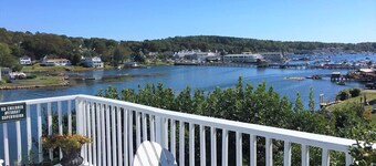 2 bedroom Penthouse with private deck on the Harbor