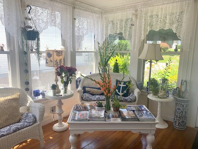 2 bedroom Penthouse with private deck on the Harbor