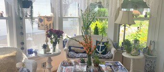 2 bedroom Penthouse with private deck on the Harbor