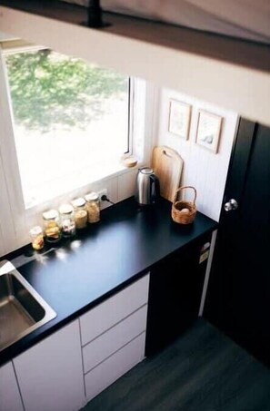Fridge, stovetop, toaster, cookware/dishes/utensils