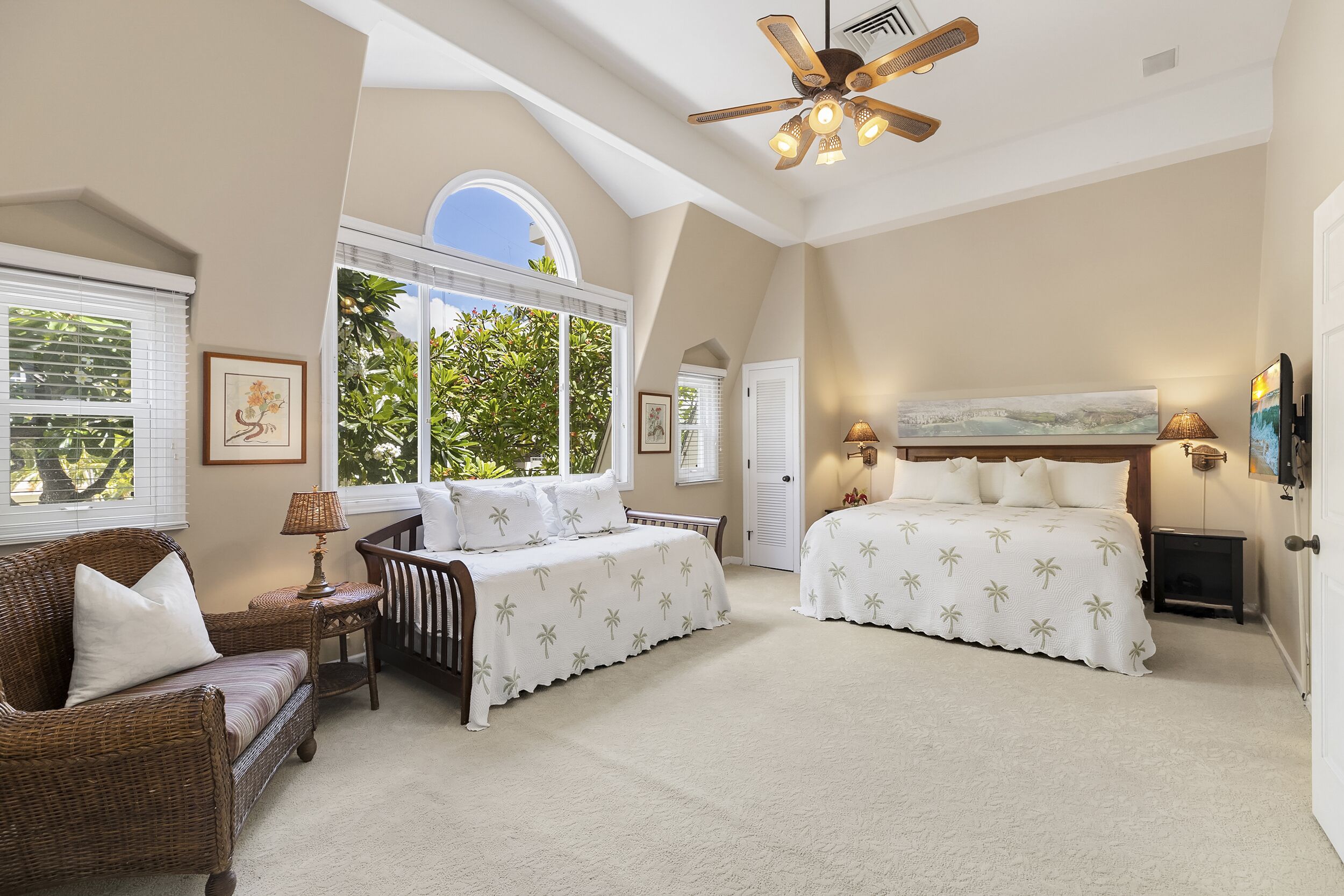 3 bedrooms, iron/ironing board, internet, bed sheets