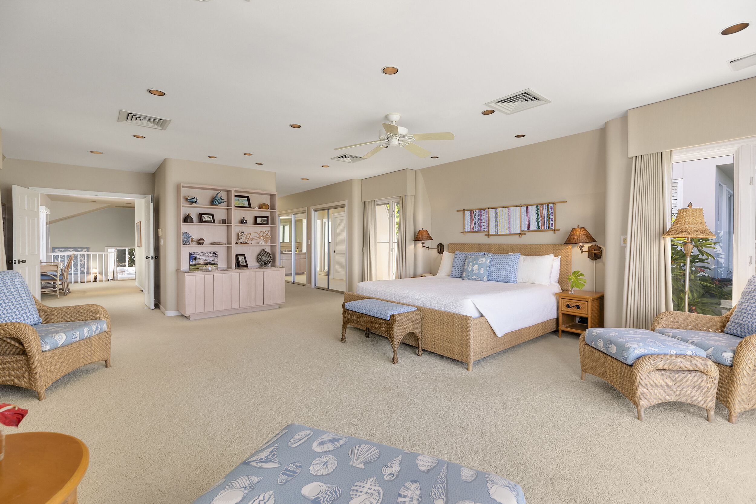 3 bedrooms, iron/ironing board, internet, bed sheets