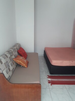 1 bedroom, WiFi - Casas em Condomínio Fechado ,com Tudo Perto ,comercio há 400 mts da Praia (SP)