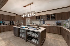 Free daily buffet breakfast - Homewood Suites by Hilton Austin/Cedar Park-Lakeline (Austin)