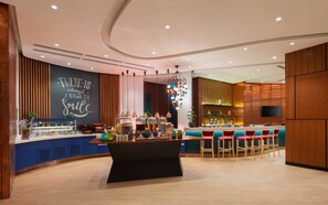 Petit déjeuner buffet compris tous les jours