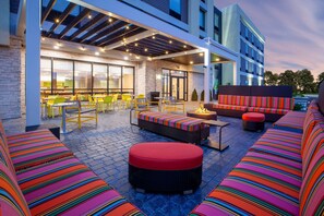 Terrace/patio - Home2 Suites by Hilton Lewisburg (Lewisburg)