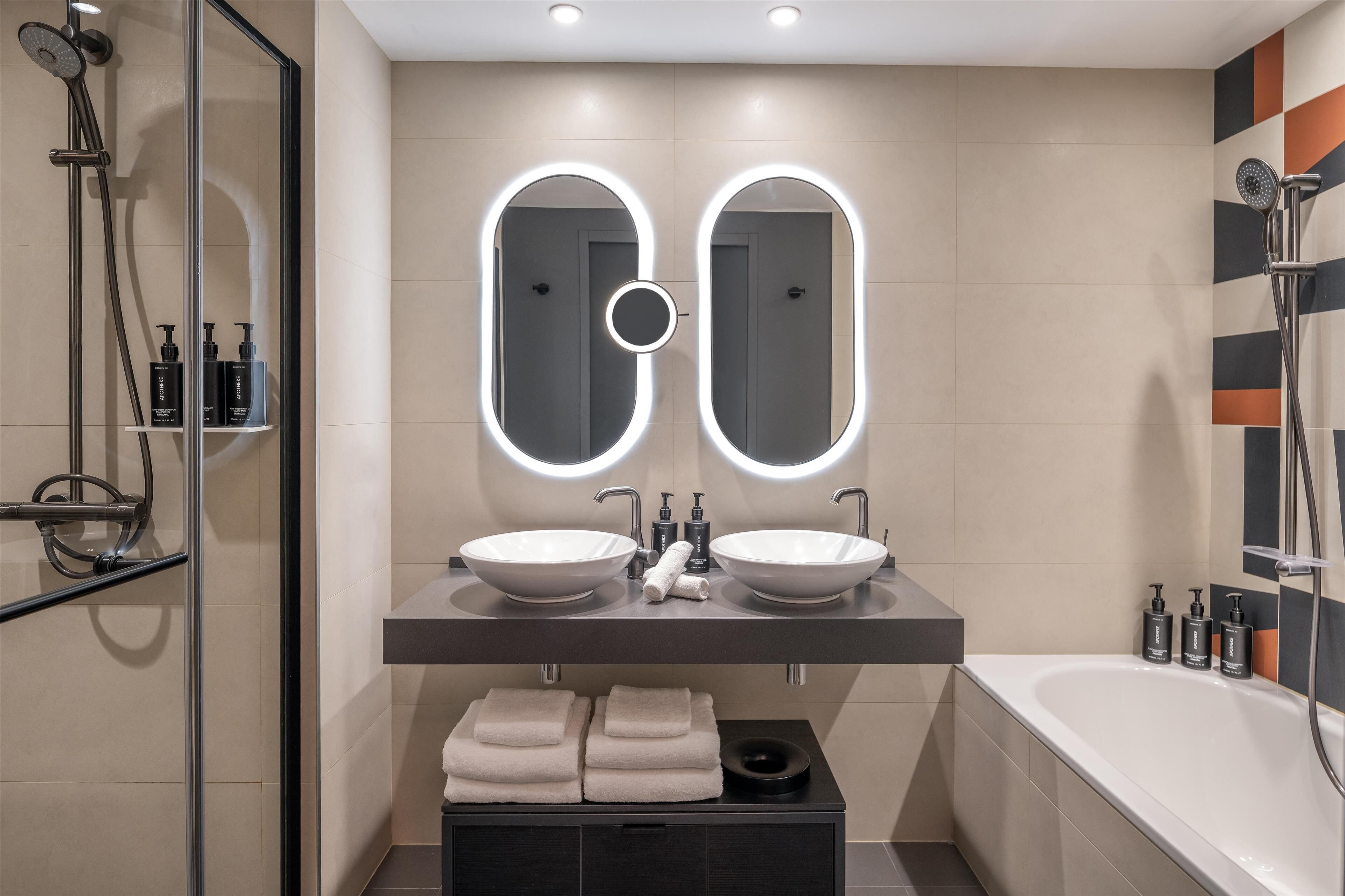 separate bathtub and shower, rainfall showerhead, free toiletries