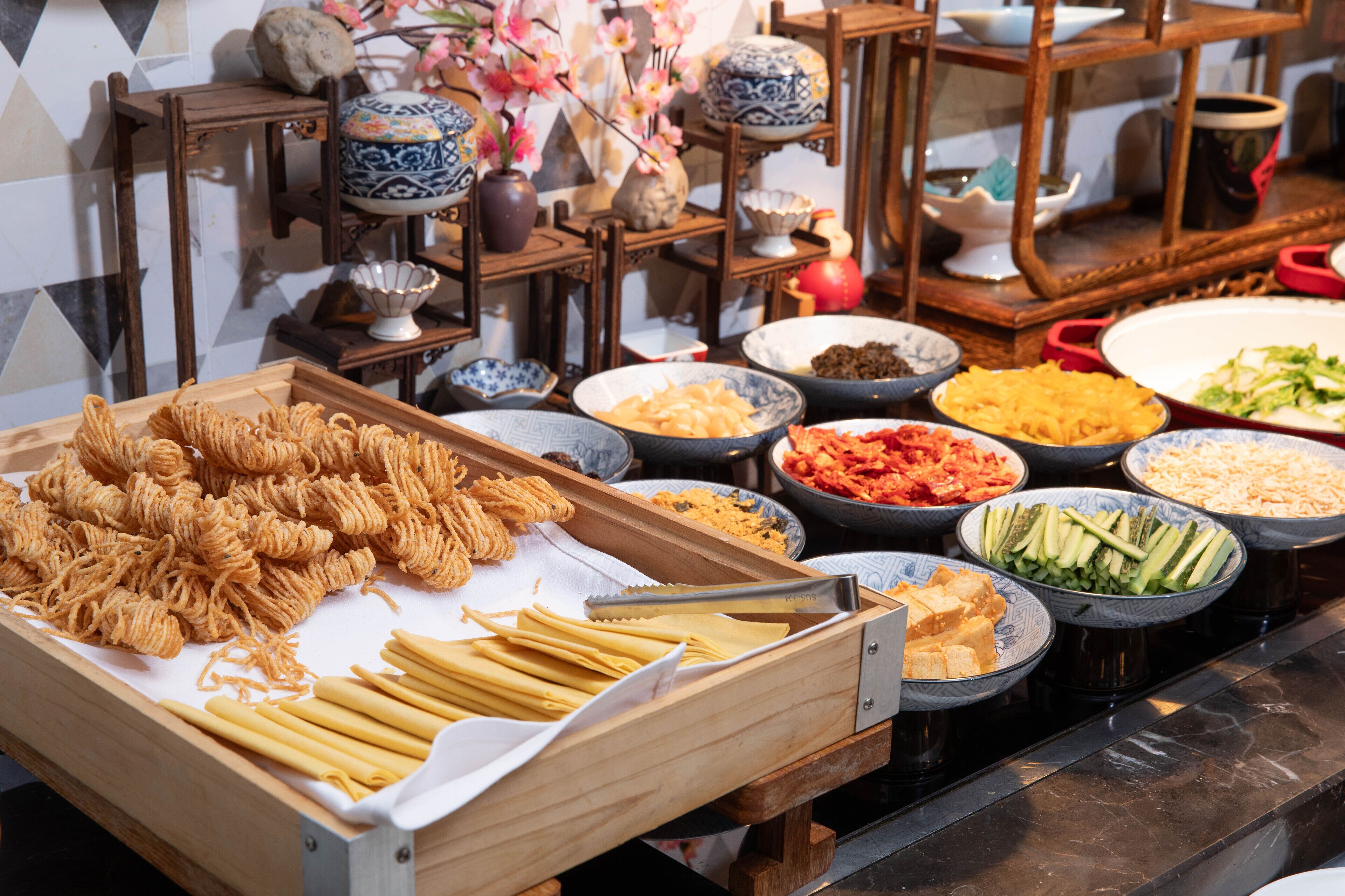 每日供應自助早餐 (每人 CNY68)