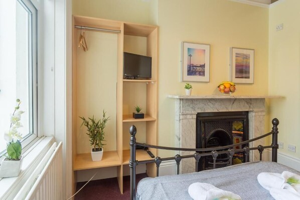 1 bedroom, WiFi - Upper Rock 3 - double room en-suite (Brighton)