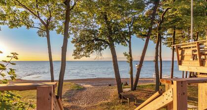 Lakeside Retreat