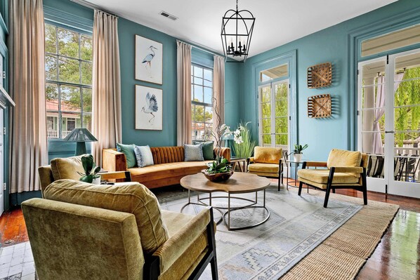 Téléviseur, bureau