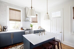 Fridge, microwave, oven, stovetop - The Monroe | Penthouse Victorian in DT Charleston! (Charleston)