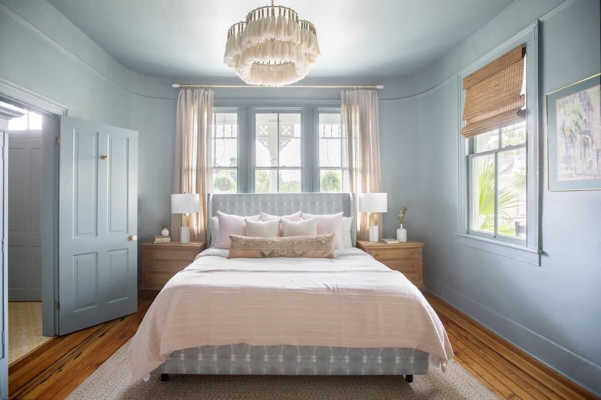 25 bedrooms, iron/ironing board, travel cot, WiFi