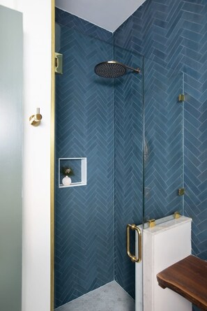 Shower, hair dryer, towels - The Monroe | Award-Winning Renovated Historic Home (Charleston)