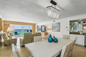 Dining - Beach Blessing - Destin Gulfgate 0501! (Destin)