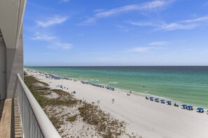On the beach, sun loungers - It's a Shore Thing - Destin Gulfgate 0503! (Destin)