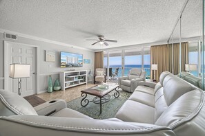 TV, DVD player - A Wave from it All - Destin Gulfgate 0604! (Destin)