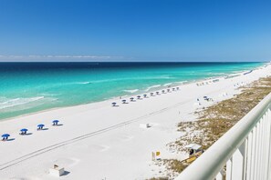 On the beach, sun-loungers - A Wave from it All - Destin Gulfgate 0604! (Destin)