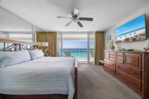 2 bedrooms, iron/ironing board, WiFi, bed sheets - A Wave from it All - Destin Gulfgate 0604! (Destin)