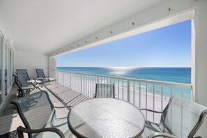 Outdoor dining - Vitamin Sea - Destin Gulfgate 0704! (Destin)