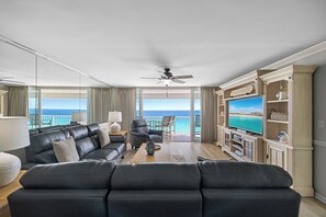 TV a schermo piatto, lettore DVD