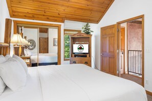 4 makuuhuonetta, silitysrauta/-lauta, ilmainen Wi-Fi, vuodevaatteet