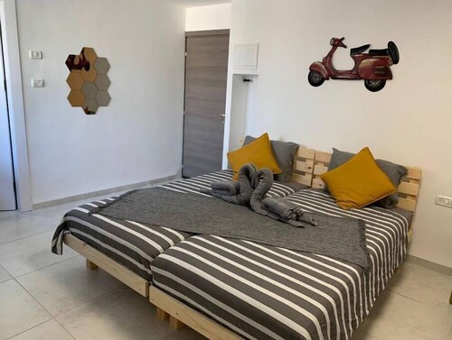 Private stylish&Modern Double Bed Apartment&NTFLIX 26