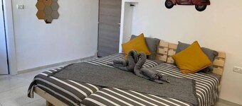 Private stylish&Modern Double Bed Apartment&NTFLIX 26