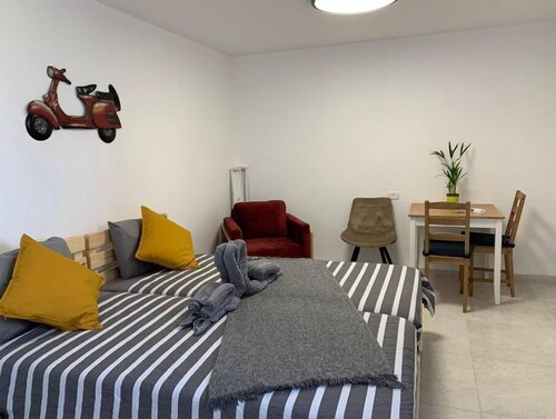 Private stylish&Modern Double Bed Apartment&NTFLIX 26