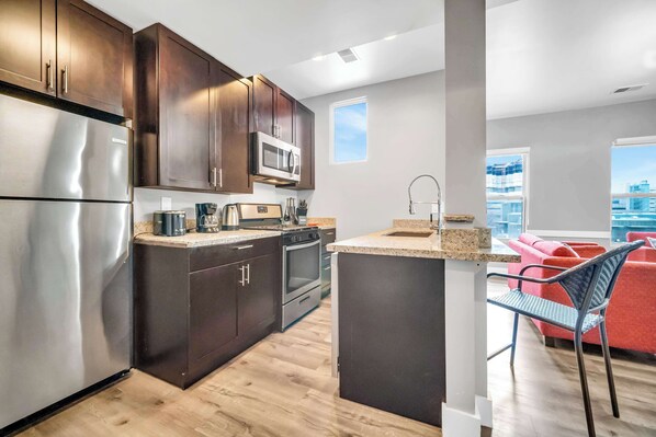 Fridge, microwave, oven, stovetop