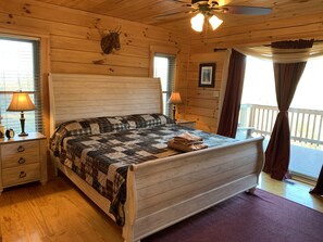 3 bedrooms, travel cot, WiFi, bed sheets