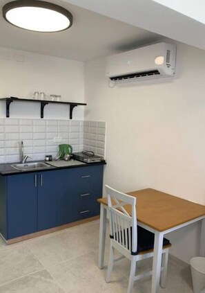 Private kitchen - Cozy 5 Star Bed&Sea View in CityCentre-NETFLIX★23 (Haifa)