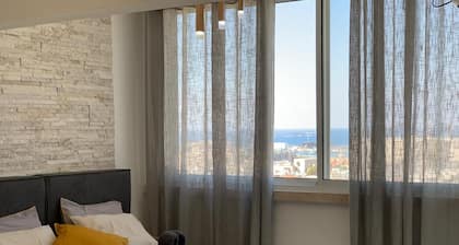 ★Luxury 5 Star Bed&SEA View in CityCentre -NTFLX★24